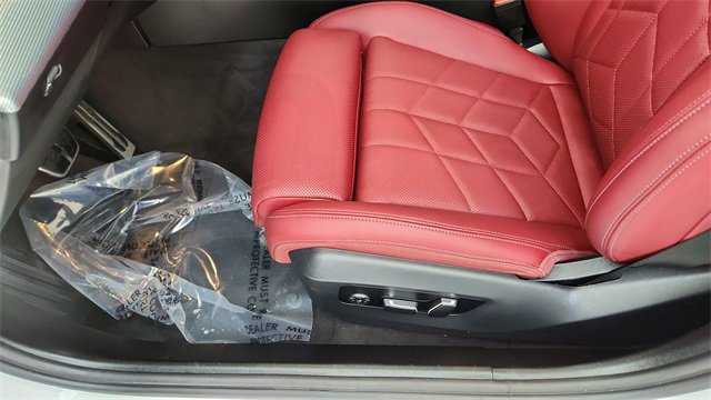 Used 2025 BMW i5 eDrive40i w/ M Sport Package image 33