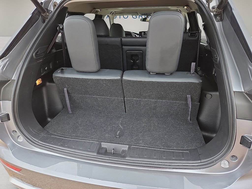 Used 2024 Mitsubishi Outlander SE AWD/4WD image 16