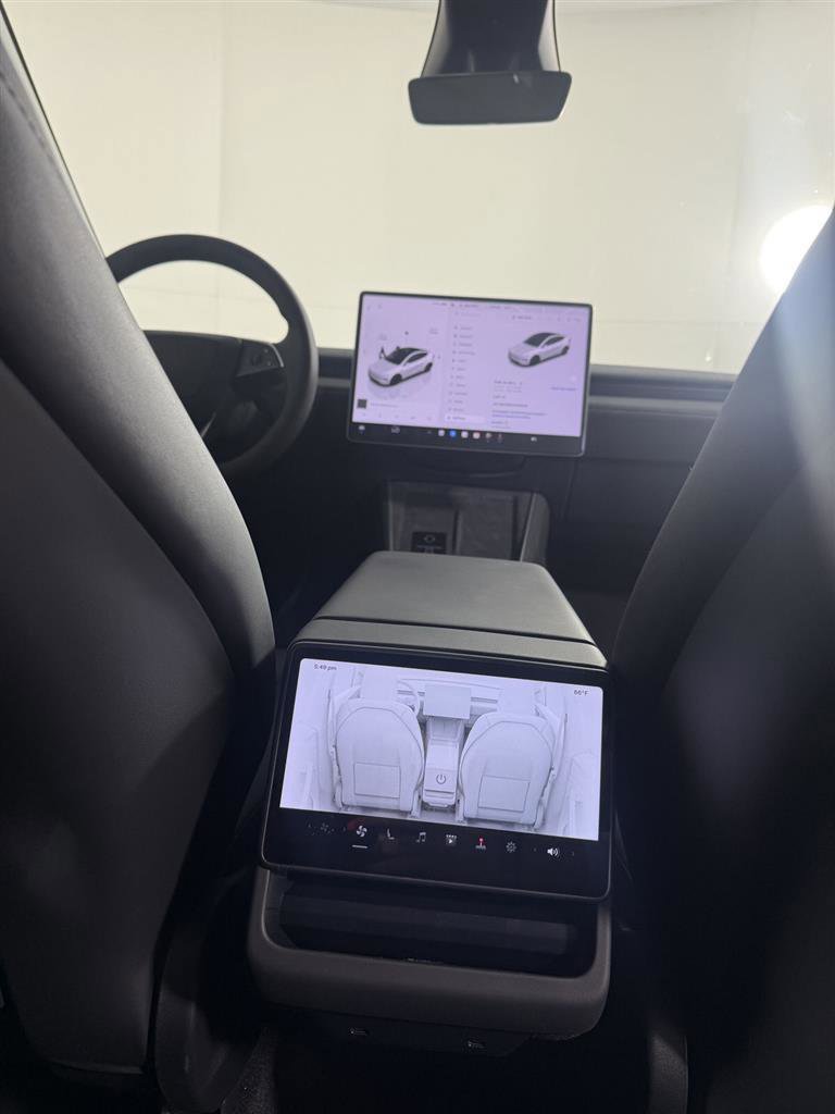 Used 2026 Tesla Model Y AWD image 9