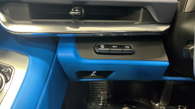 Used 2020 Chevrolet Corvette Stingray Premium Conv w/ 3LT Preferred Equipment Group RWD image 29