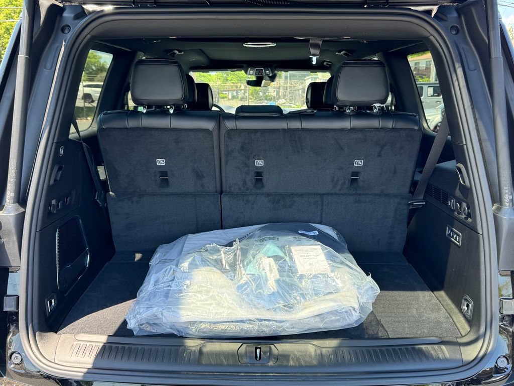 New 2026 Jeep Grand Wagoneer Limited AWD/4WD image 15