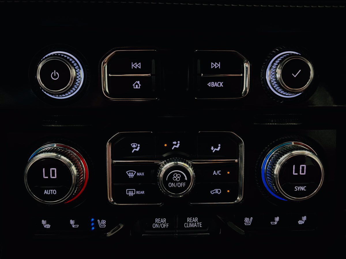 Used 2023 GMC Yukon Denali Ultimate AWD/4WD image 55