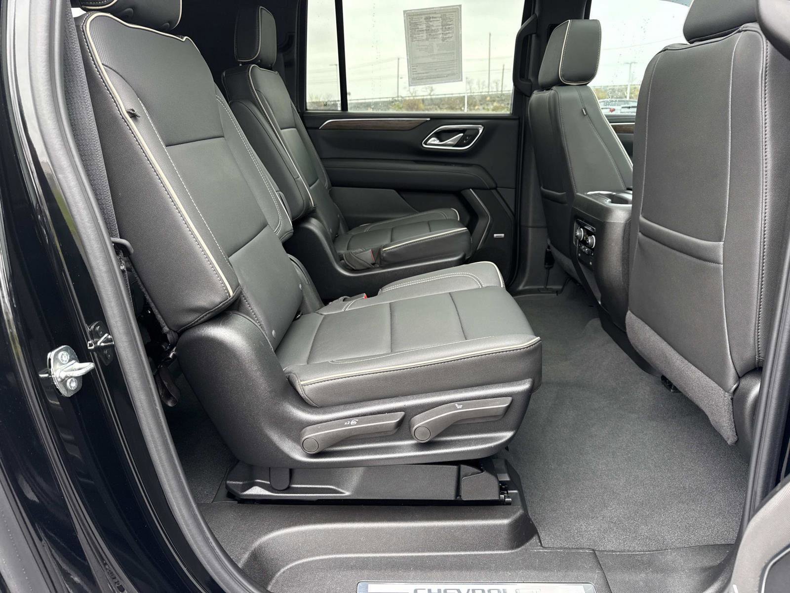 Used 2024 Chevrolet Suburban Premier image 19