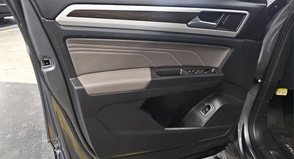 Used 2022 Volkswagen Atlas SE w/ Panoramic Sunroof Package image 12