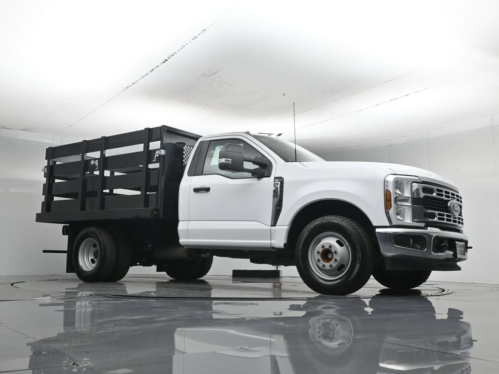 New 2026 Ford F350 XL w/ XL Chrome Package RWD image 3