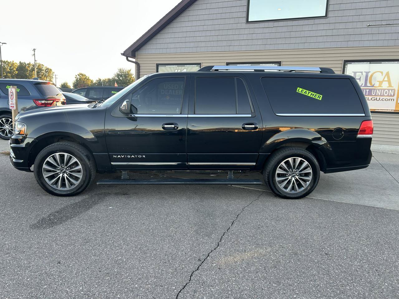 Used 2016 Lincoln Navigator L Select AWD/4WD image 8