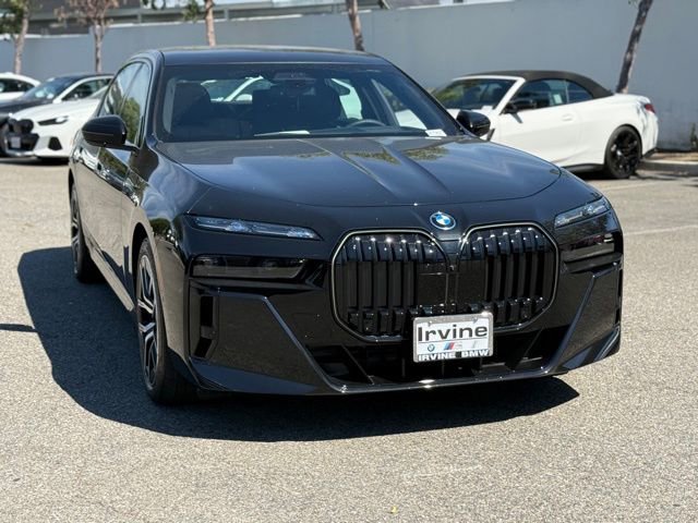 Used 2025 BMW i7 xDrive60 w/ Executive Package image 5