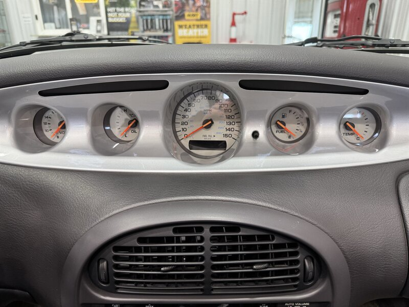 Used 2001 Chrysler Prowler image 10