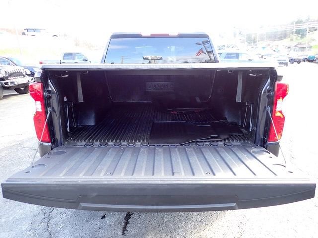 Used 2024 Chevrolet Silverado 1500 LT image 9