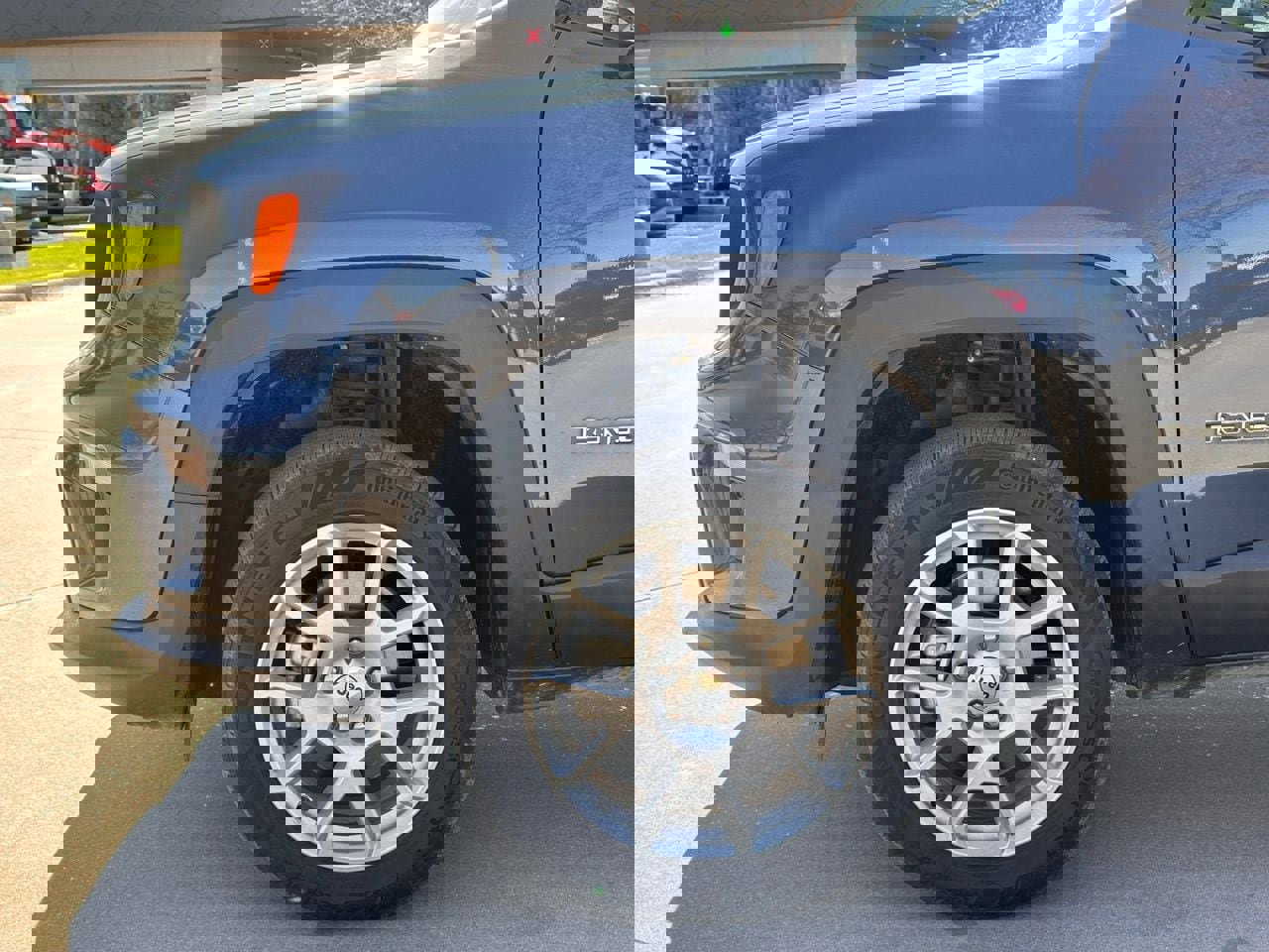 Used 2023 Jeep Renegade Latitude image 4