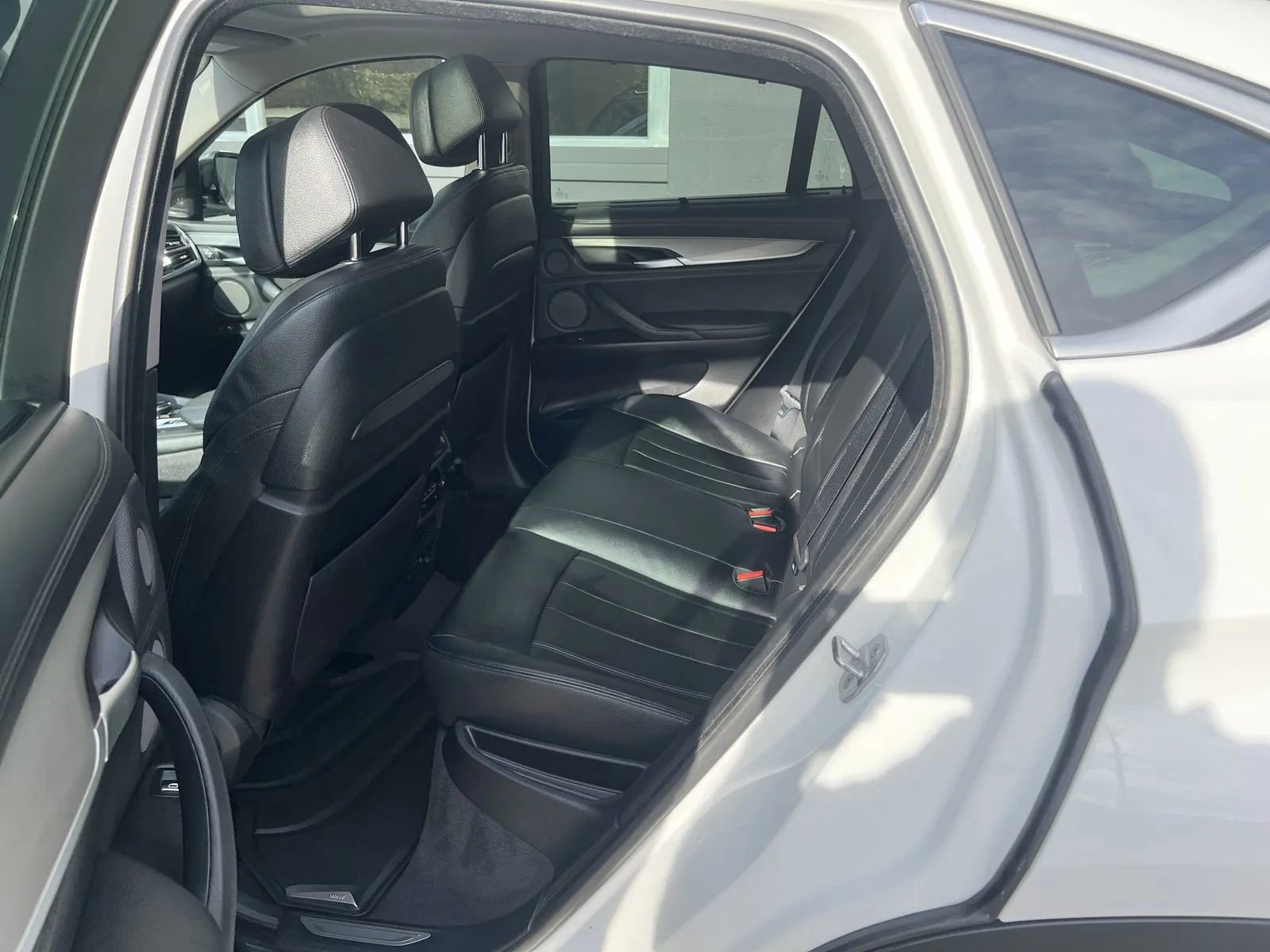Used 2016 BMW X6 xDrive50i w/ Executive Package image 13