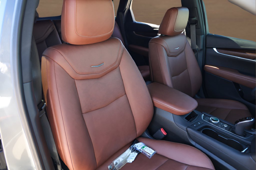 Certified 2022 Cadillac XT5 Premium Luxury w/ Technology Package AWD/4WD image 31