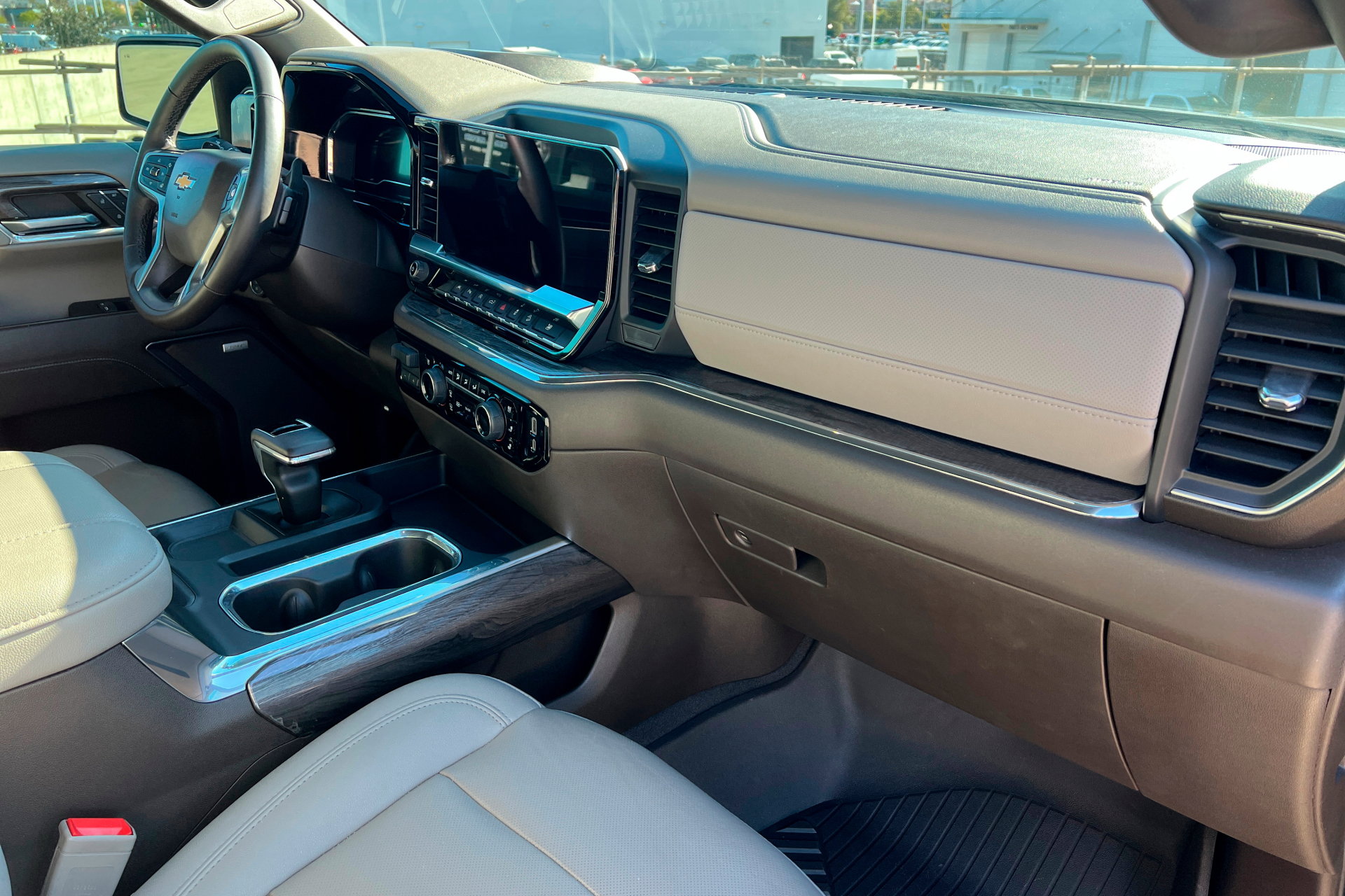 Certified 2024 Chevrolet Silverado 1500 LTZ image 24