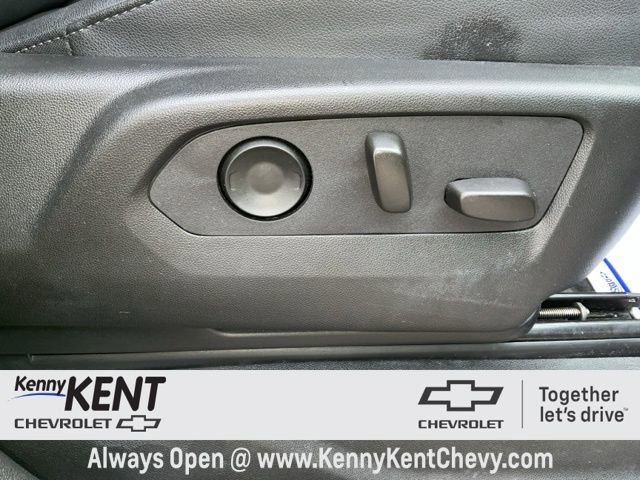 Used 2024 Chevrolet Suburban LT image 19