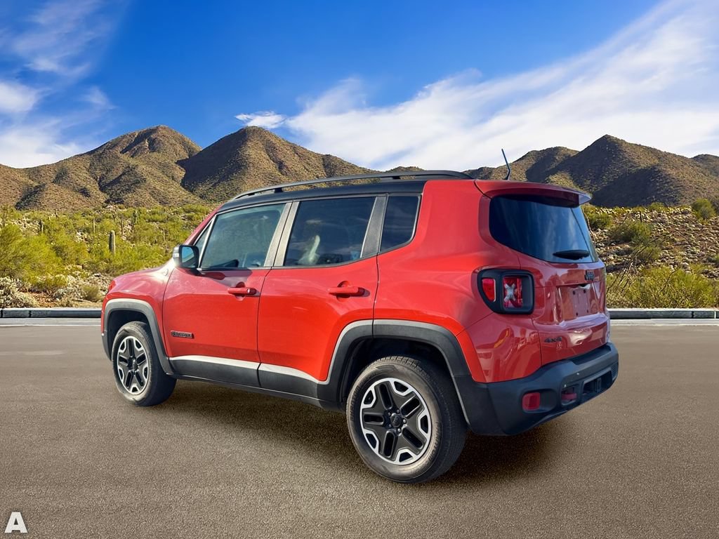 Used 2017 Jeep Renegade Trailhawk w/ Premium Trailhawk Package AWD/4WD image 3