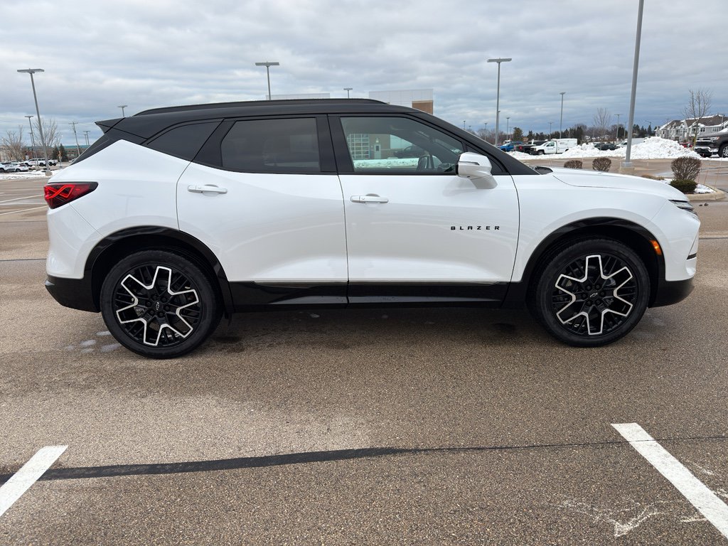 Certified 2023 Chevrolet Blazer RS w/ Driver Confidence II Package image 5