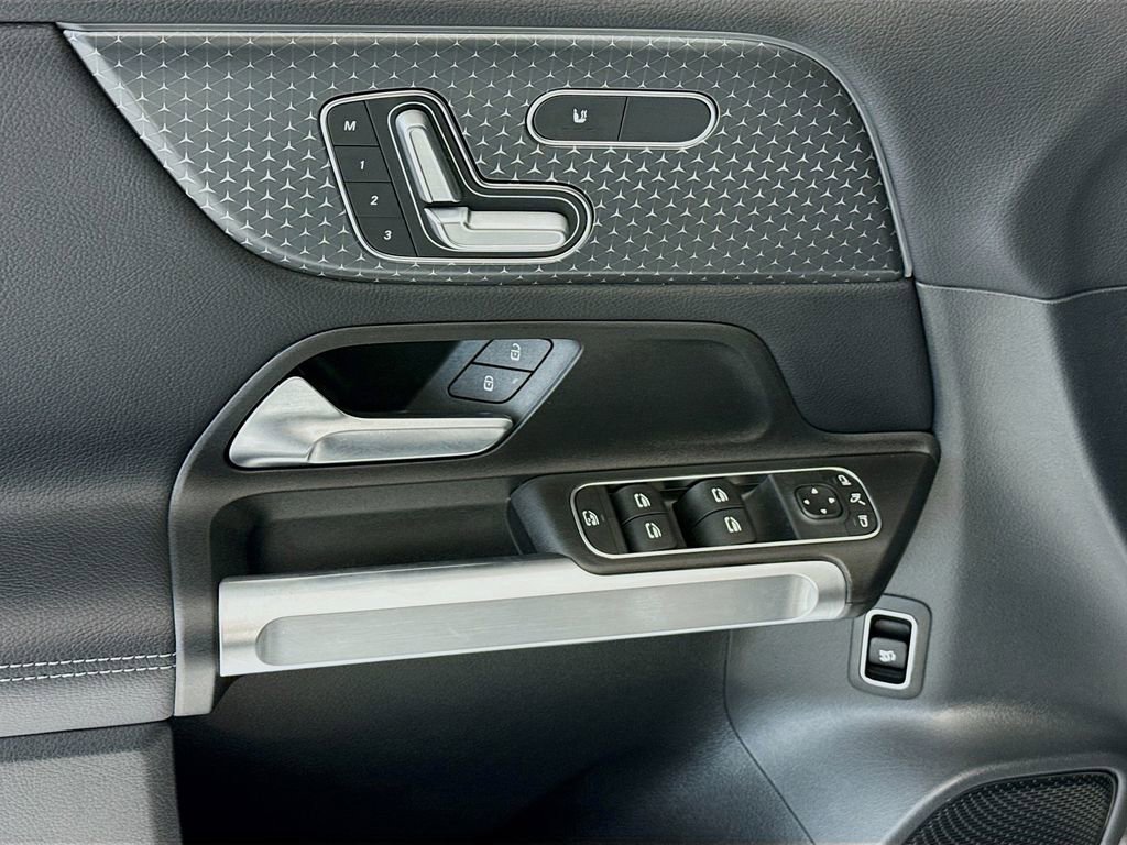 Certified 2024 Mercedes-Benz GLB 250 image 22