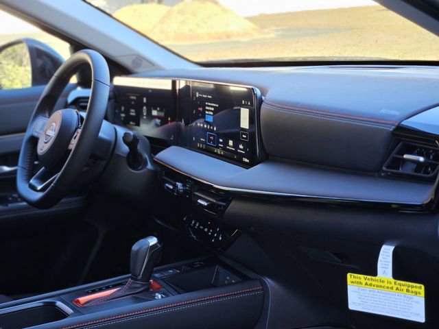 New 2026 Nissan Kicks SR w/ Cold Weather Package image 12