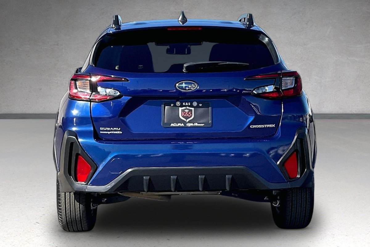 Used 2025 Subaru Crosstrek 2.5i Premium AWD/4WD image 4