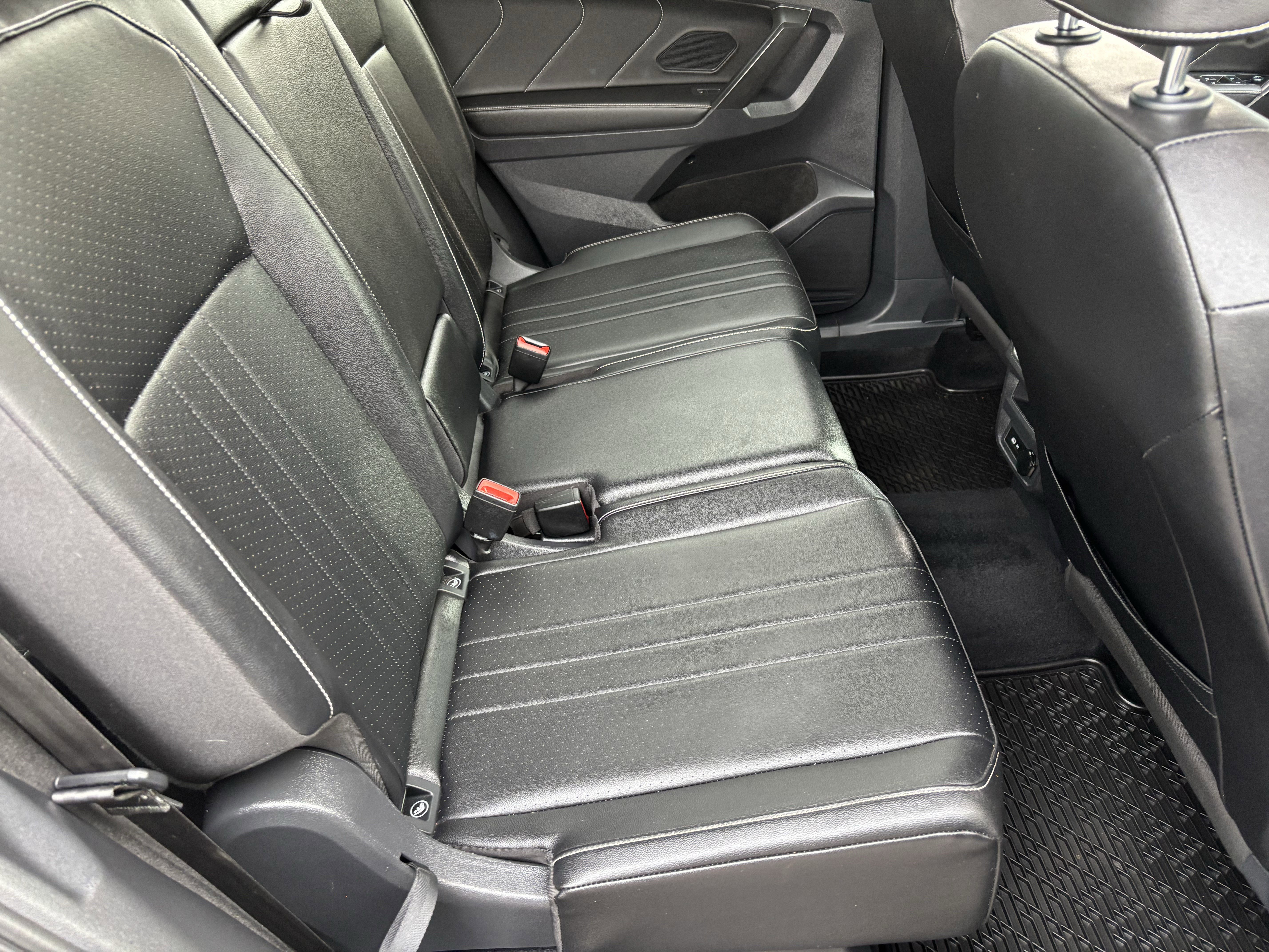 Used 2022 Volkswagen Tiguan SE image 12