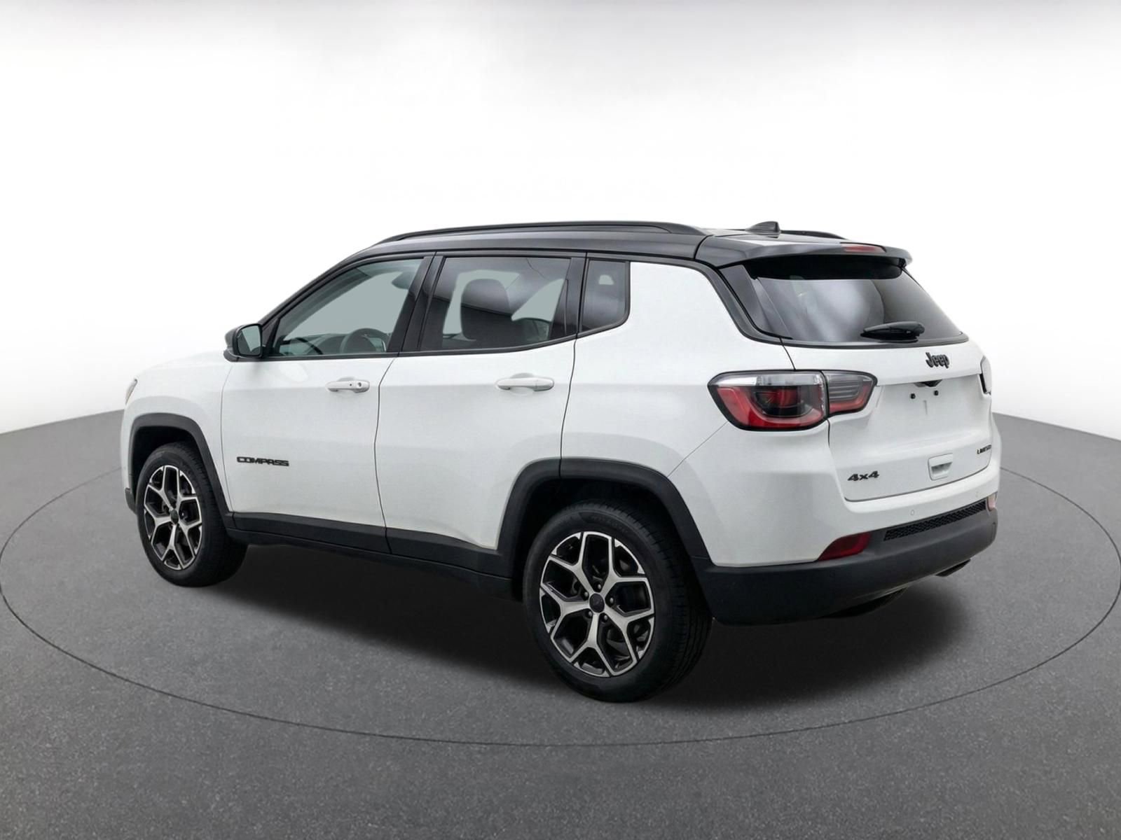 Used 2025 Jeep Compass Limited AWD/4WD image 7