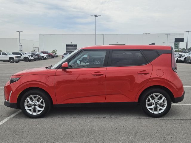 Used 2024 Kia Soul LX w/ LX Technology Package FWD image 4