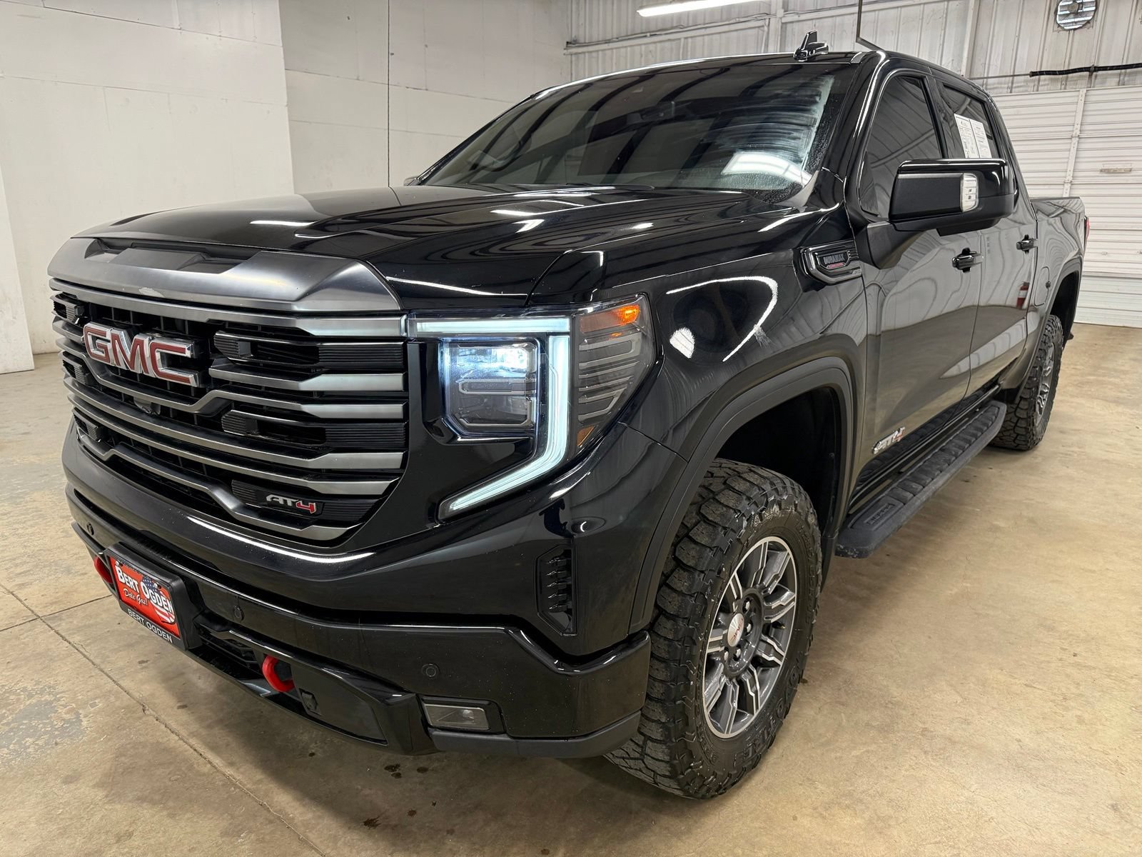 Used 2024 GMC Sierra 1500 AT4 w/ AT4 Preferred Package AWD/4WD image 3
