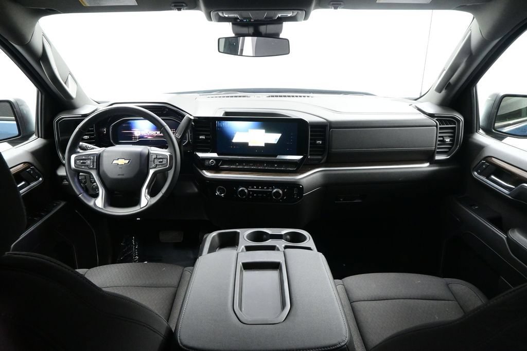 Used 2024 Chevrolet Silverado 1500 LT AWD/4WD image 10