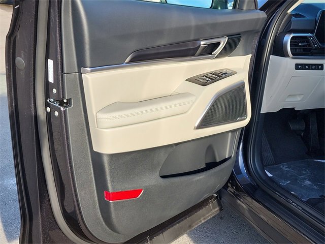 New 2025 Kia Telluride S image 10