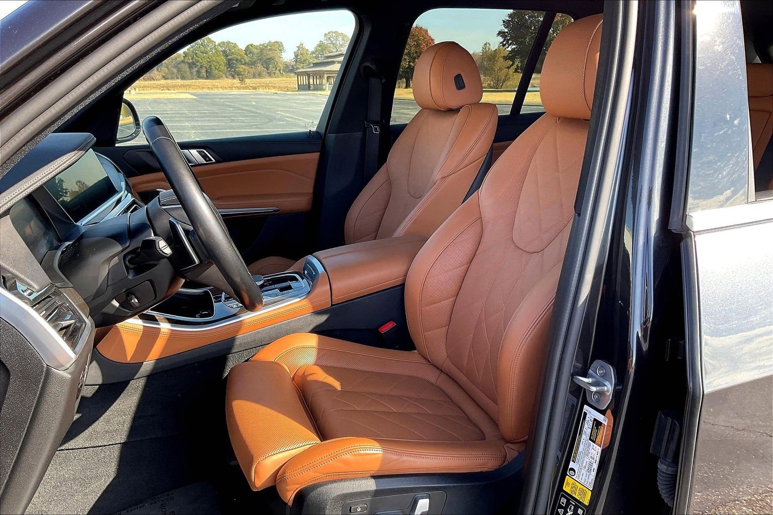 Used 2023 BMW X5 xDrive40i w/ Parking Assistance Package image 7