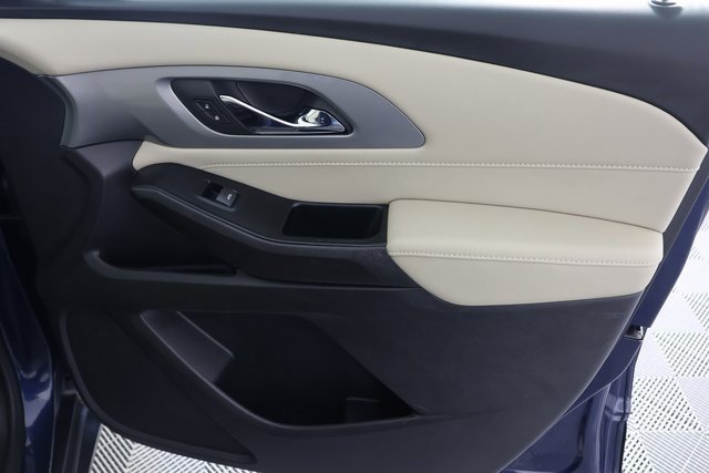 Used 2023 Chevrolet Traverse LT w/ LPO, Cargo Package image 29