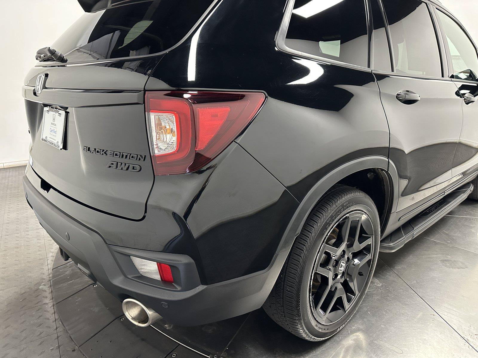 Certified 2025 Honda Passport Black Edition image 14
