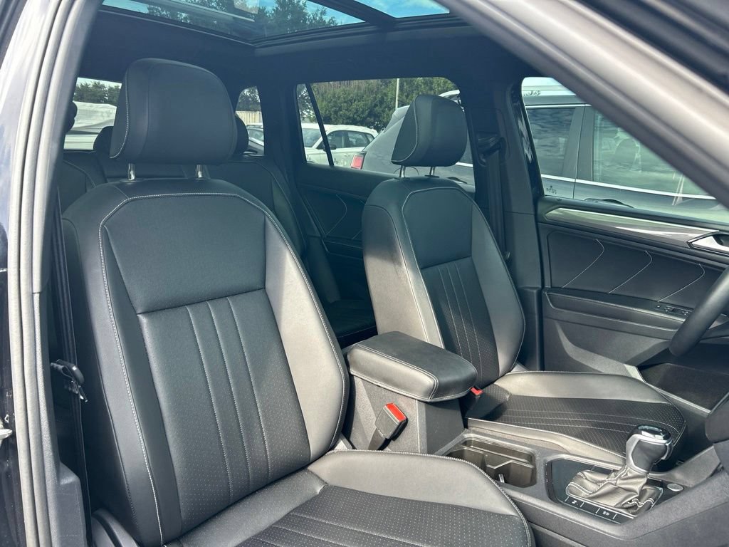 Certified 2023 Volkswagen Tiguan SE R-Line FWD image 45