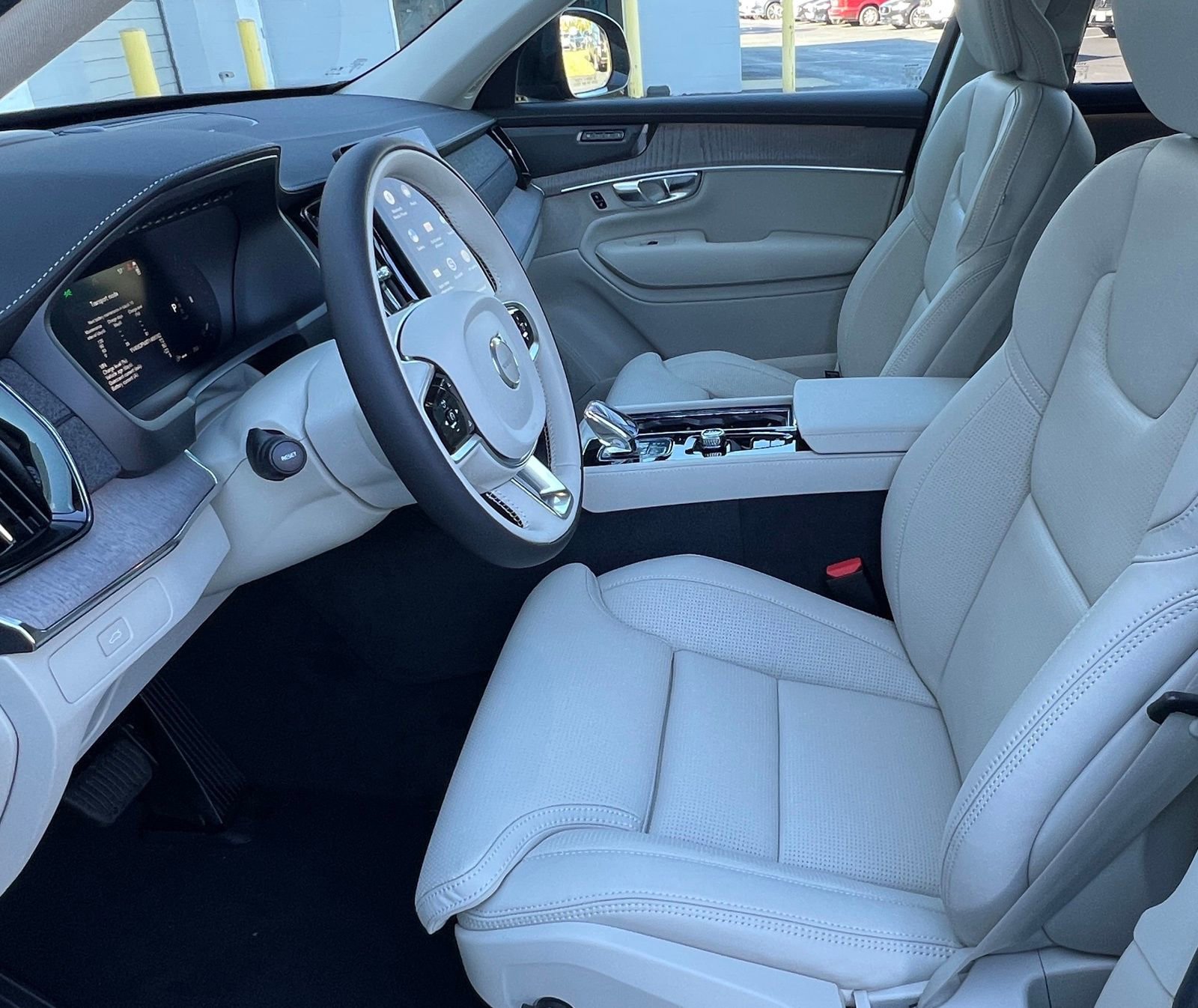 New 2026 Volvo XC90 B6 Ultra image 12