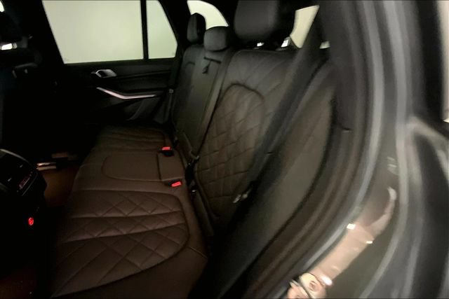 Used 2024 BMW X5 xDrive40i AWD/4WD image 11
