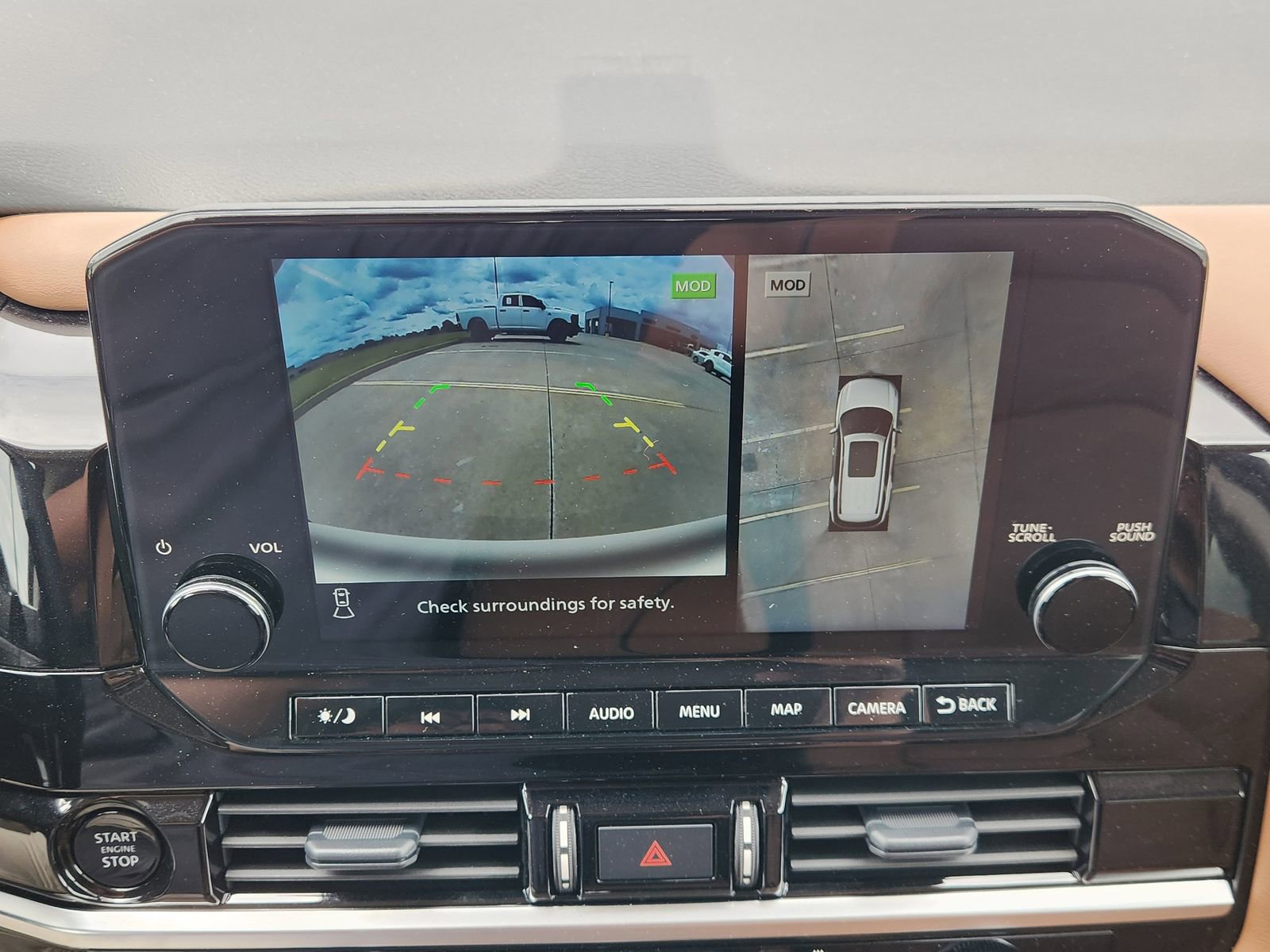 Used 2025 Nissan Pathfinder Platinum AWD/4WD image 22