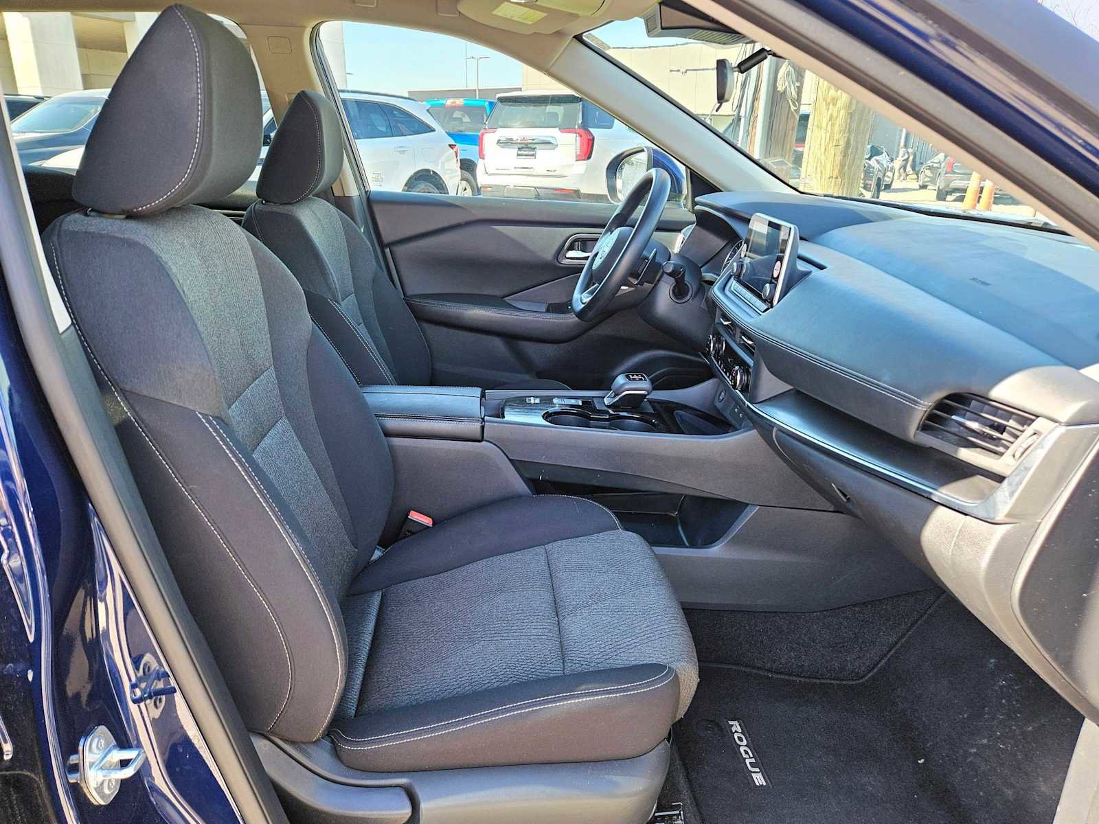 Used 2024 Nissan Rogue SV image 18