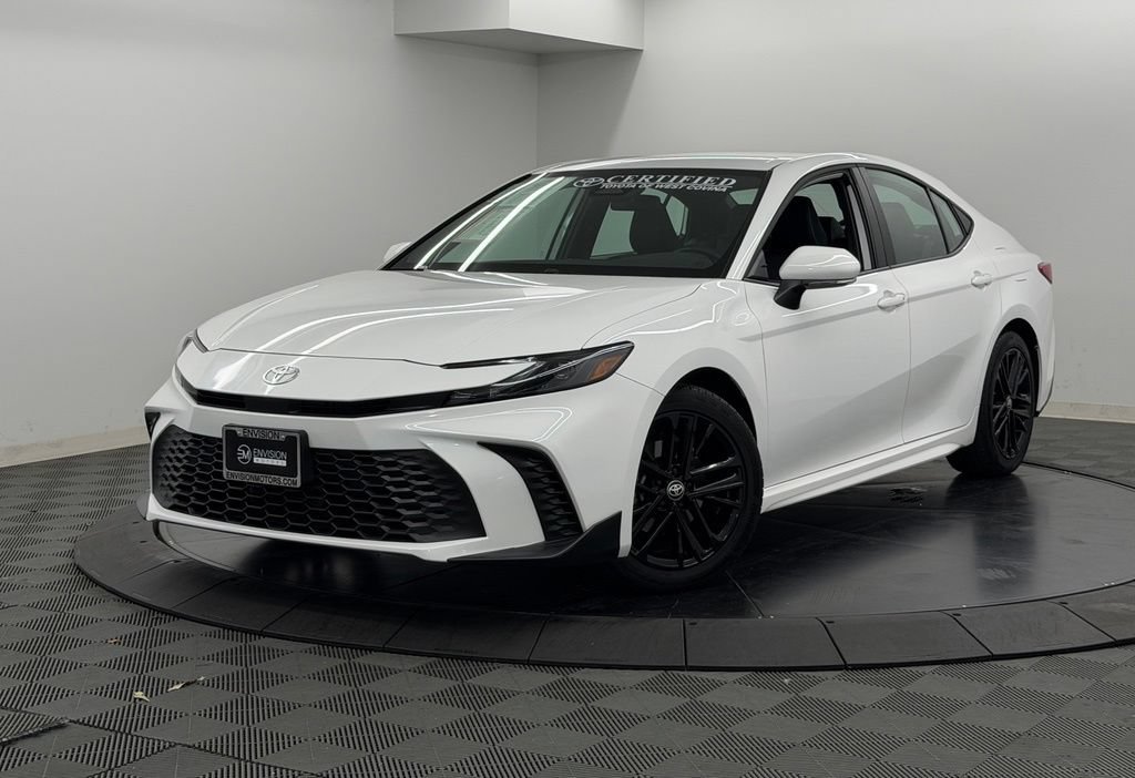 Used 2026 Toyota Camry SE FWD image 3