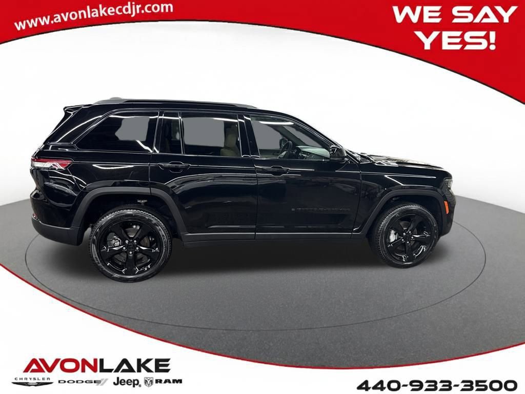 New 2025 Jeep Grand Cherokee Limited w/ Black Appearance Package image 6