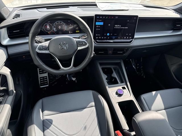 New 2026 Volkswagen Tiguan SE R-Line FWD image 7