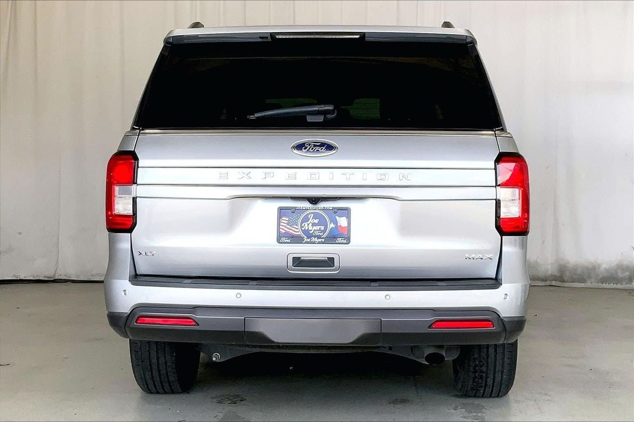 Used 2024 Ford Expedition Max XLT AWD/4WD image 3