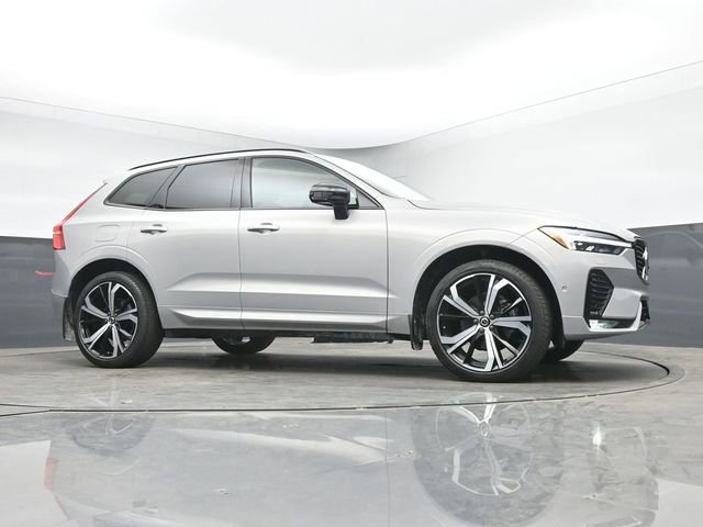 Used 2023 Volvo XC60 B5 Ultimate w/ Climate Package FWD image 14