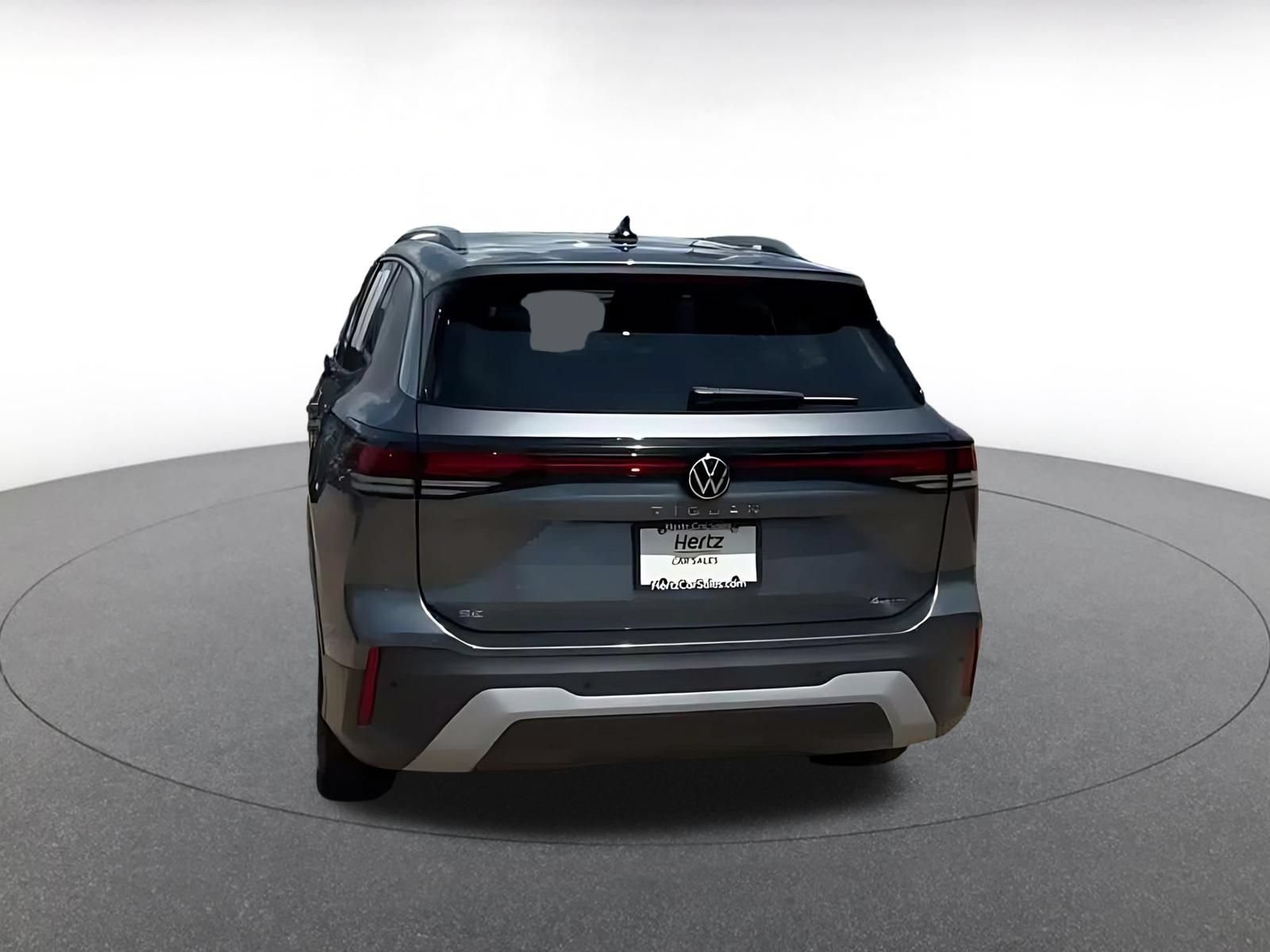 Used 2026 Volkswagen Tiguan SE AWD/4WD image 13