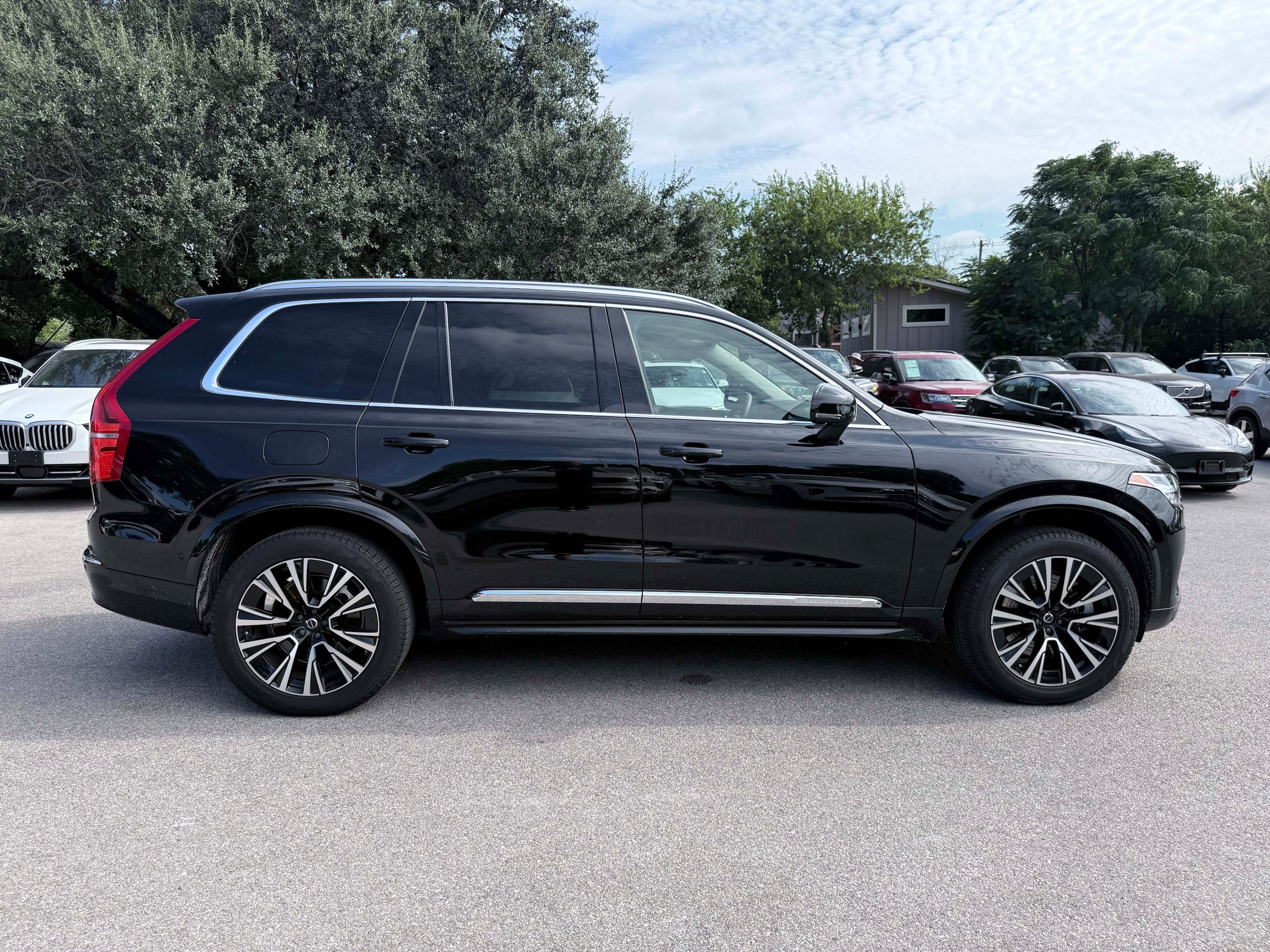 Certified 2023 Volvo XC90 T8 Plus AWD/4WD image 7