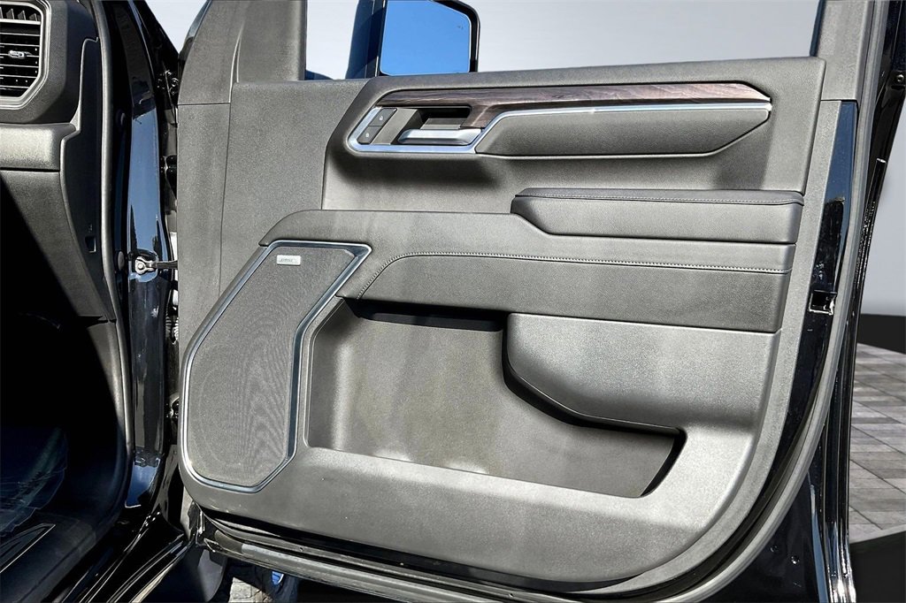 Used 2024 Chevrolet Silverado 2500 LTZ w/ LTZ Convenience Package image 25