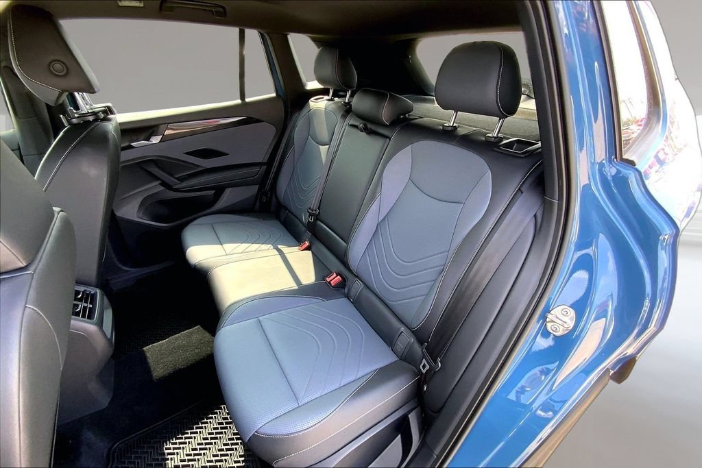 Certified 2025 Volkswagen Tiguan SE R-Line AWD/4WD image 24
