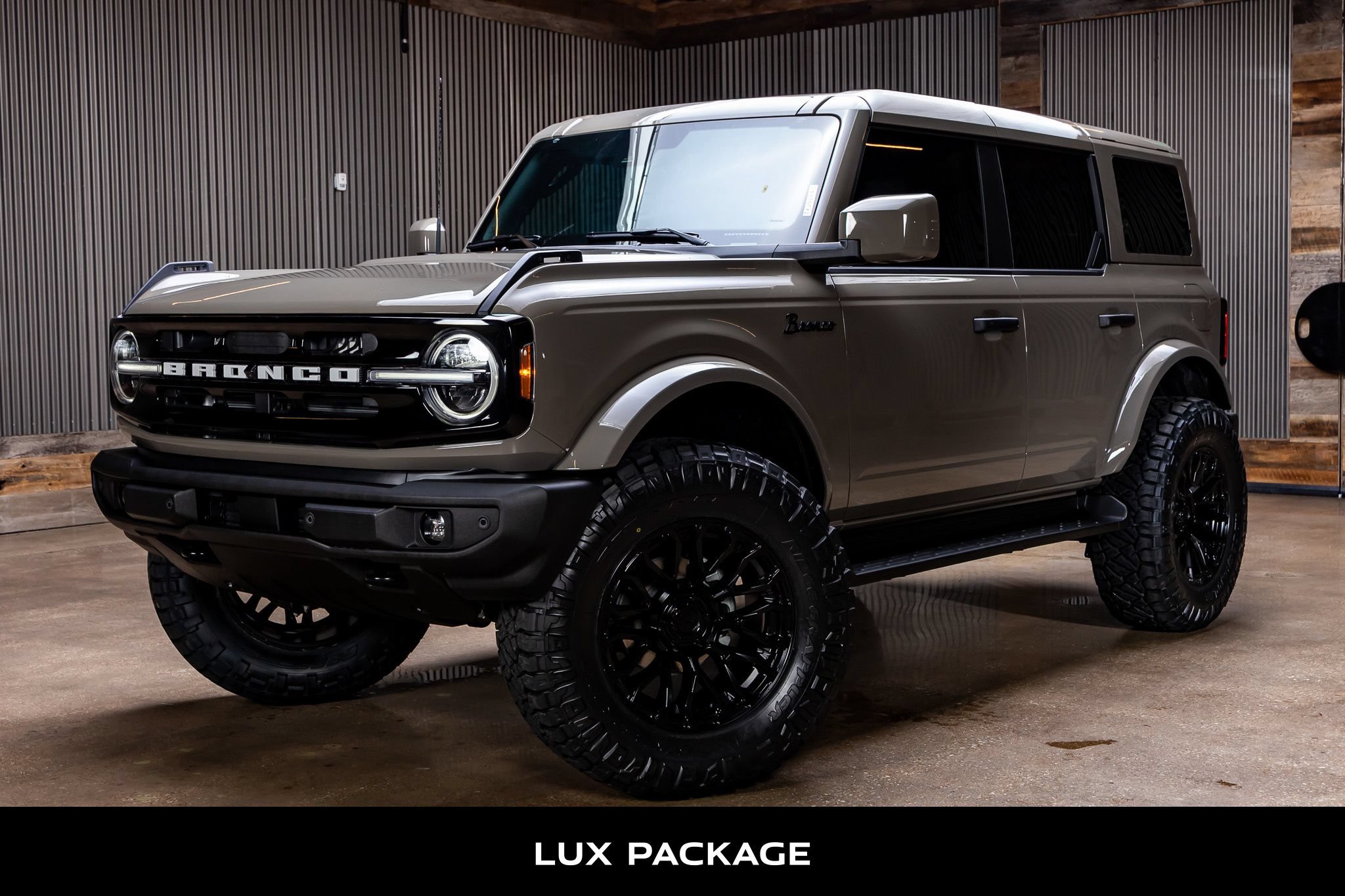 Used 2026 Ford Bronco Outer Banks AWD/4WD image 5