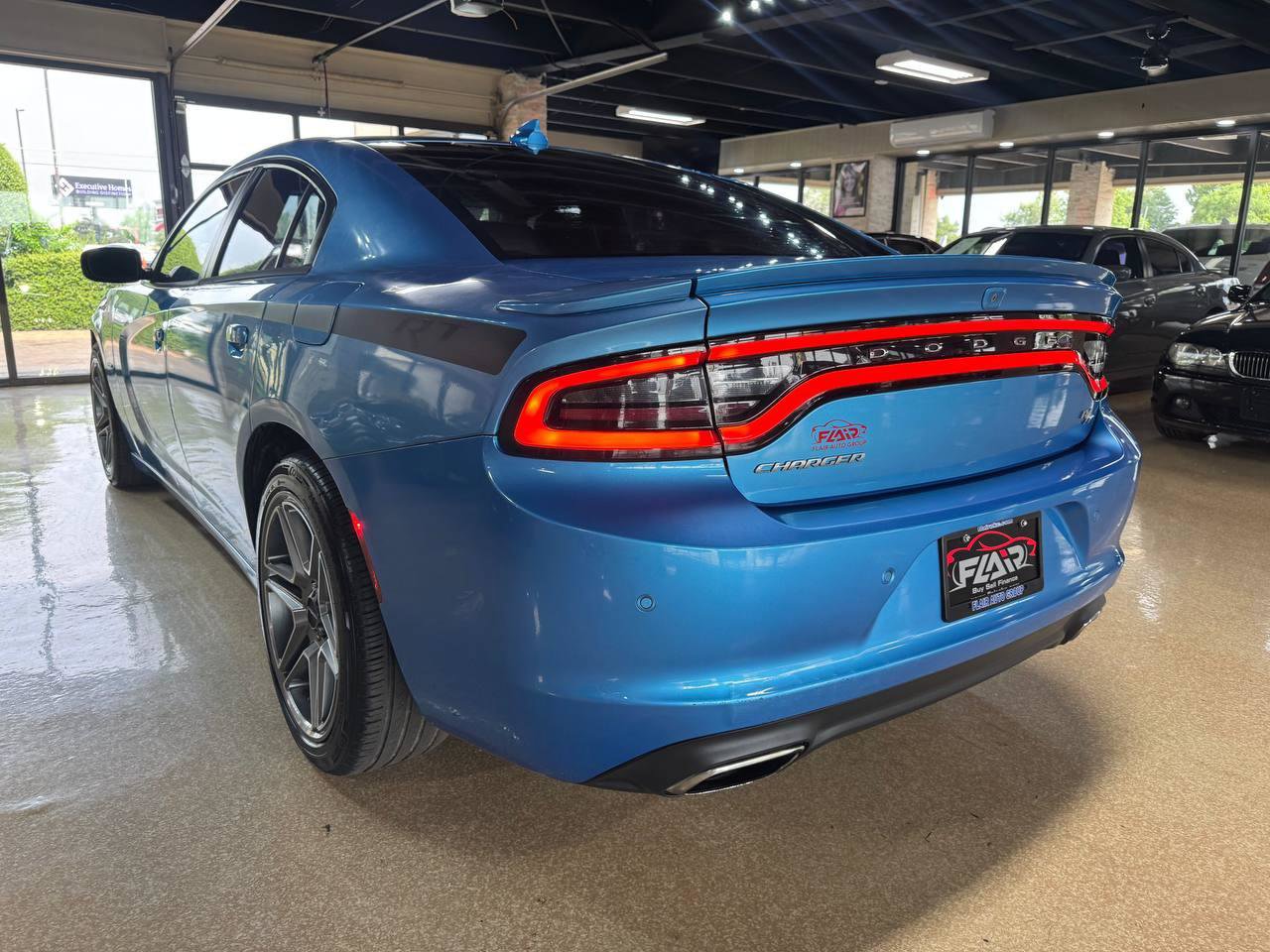 Used 2015 Dodge Charger R/T w/ Plus Group RWD image 5