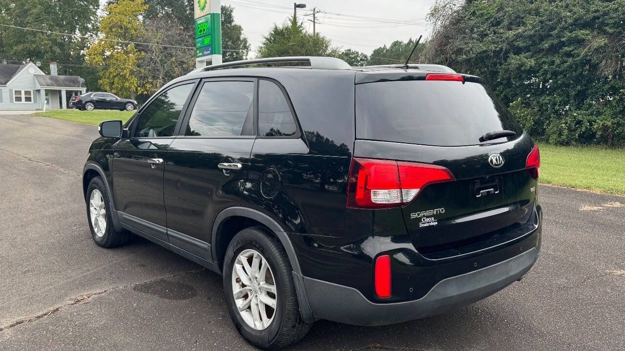 Used 2015 Kia Sorento LX image 6