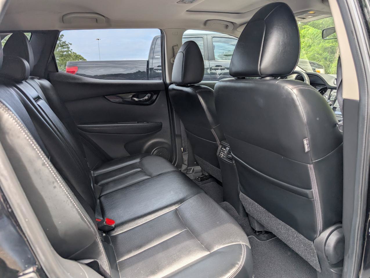 Used 2018 Nissan Rogue Sport SL w/ SL Premium Package FWD image 19
